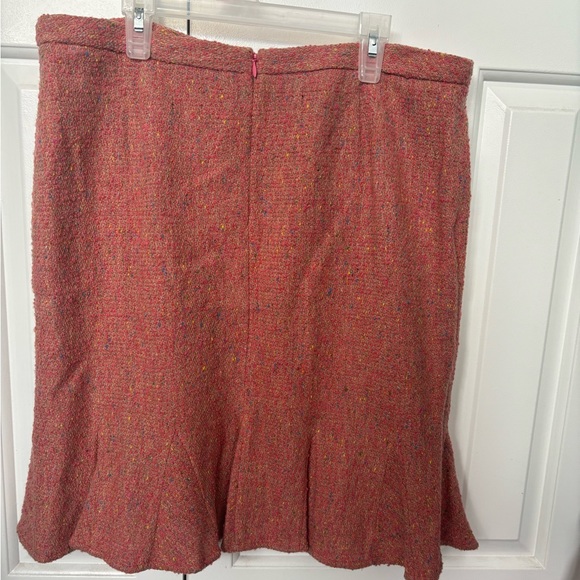 Mid knee skirt - Picture 2 of 4